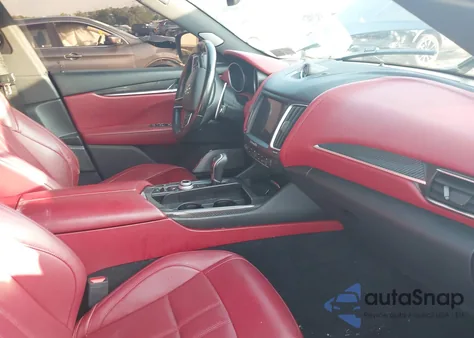 2017 Maserati Levante S z USA, uszkodzony, nr VIN ZN661YUS1HX258854